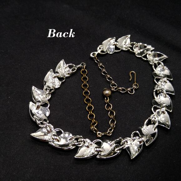 Vintage 1950s Signed Heart Leaves Choker Necklace, Rhodium Plated - Picture 10 of 10